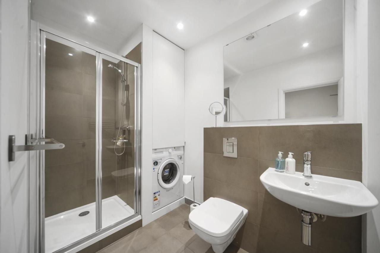 Studio Apartment By Homely Stays London Kültér fotó
